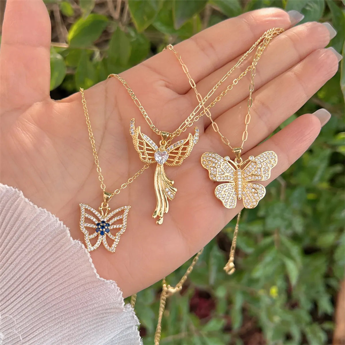 Women’s gold pendant necklaces-Copper 18K Gold Plated Simple Style Classic Style Flower Butterfly Plating Inlay Zircon Pendant Necklace