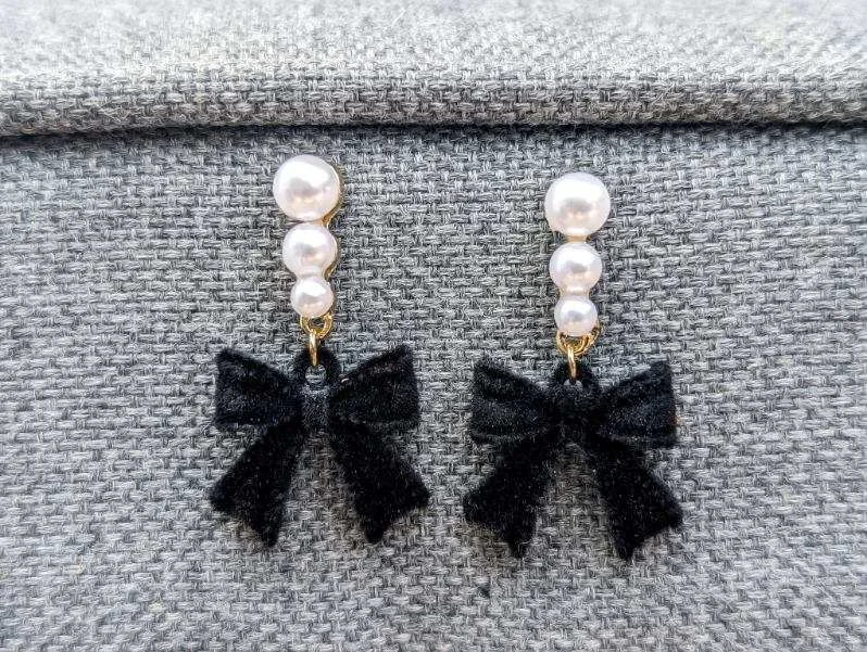 Women’s everyday stud earrings-Beautiful Black Bow and Pearl Earrings