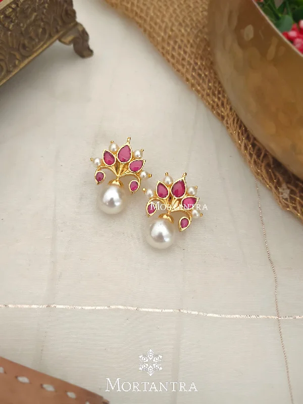 Women’s geometric earrings-Pink Color Gold Plated Jadau Kundan Earrings - ME979P