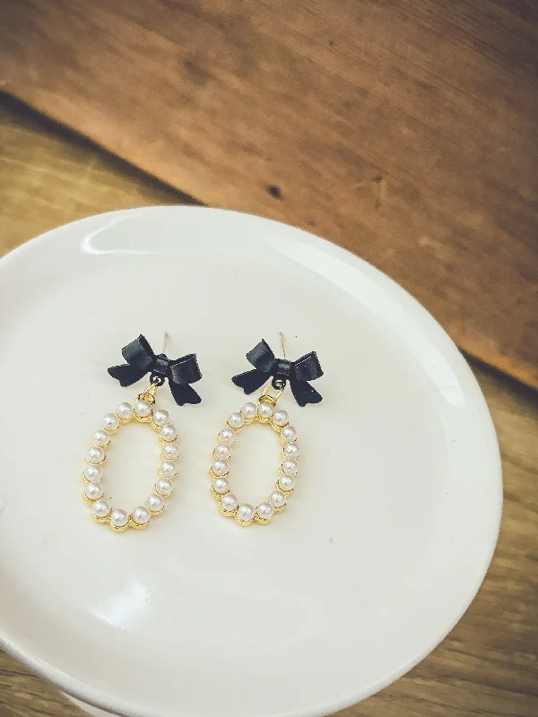 Women’s multi-strand earrings-Beautiful Black Bow and Pearl Earrings