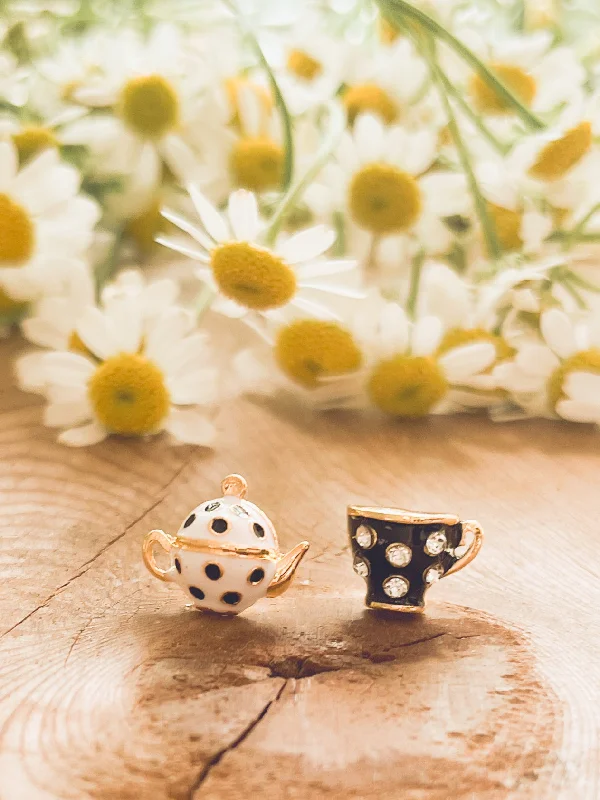 Women’s nature-inspired earrings-Adorable Teacup and Pot Stud Earrings