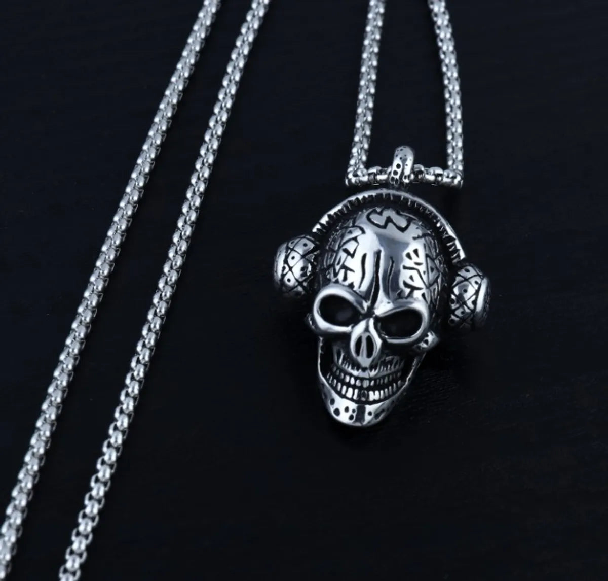 Headset Skull + Stainless Steel Bracelet