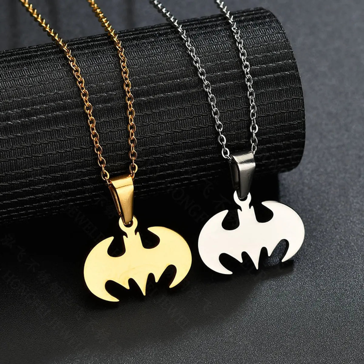 Women’s lucky charm necklaces-Streetwear Animal Stainless Steel Plating Women'S Pendant Necklace