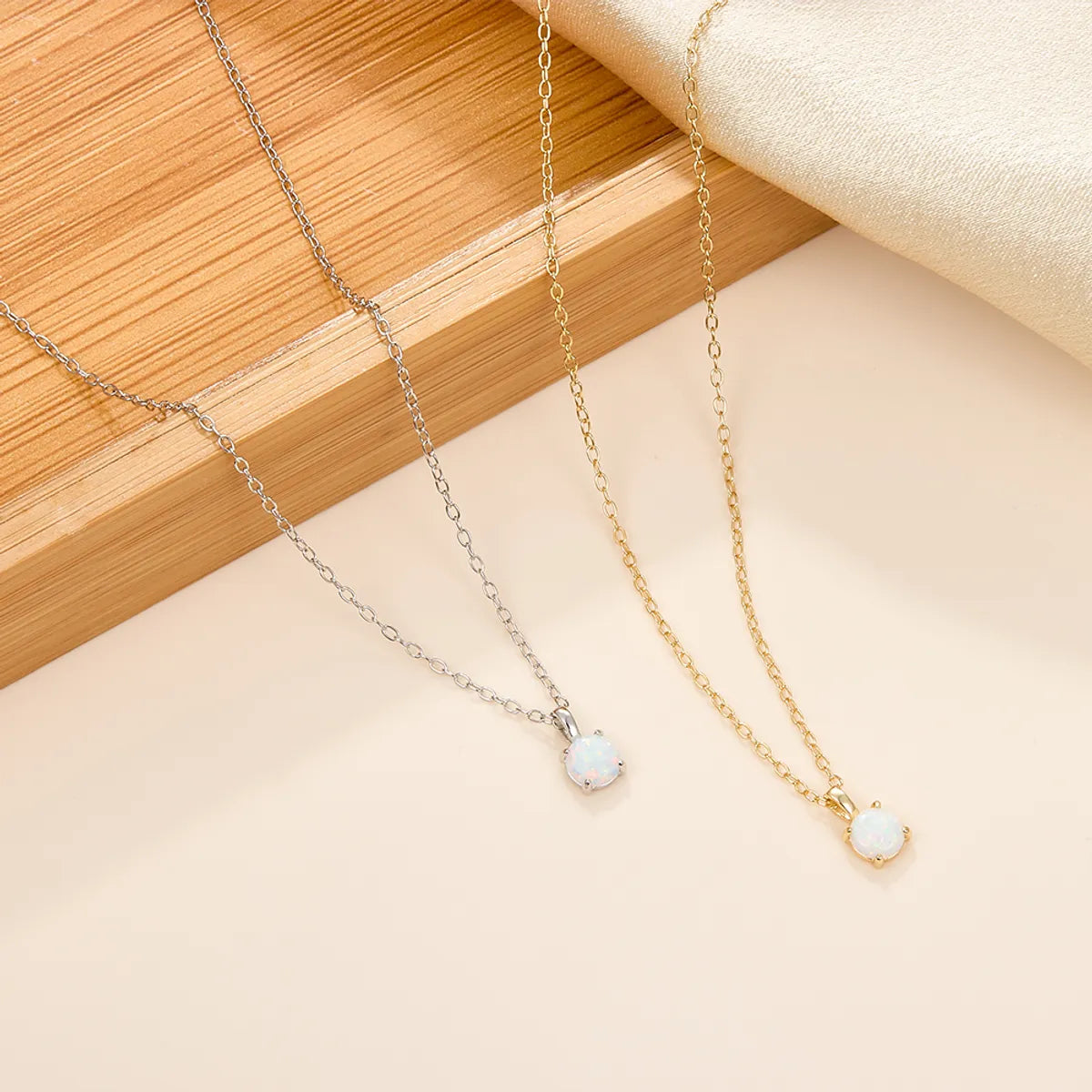 Women’s vintage-inspired necklaces-Elegant Romantic Round Sterling Silver Plating Inlay Artificial Gemstones 18k Gold Plated White Gold Plated Pendant Necklace