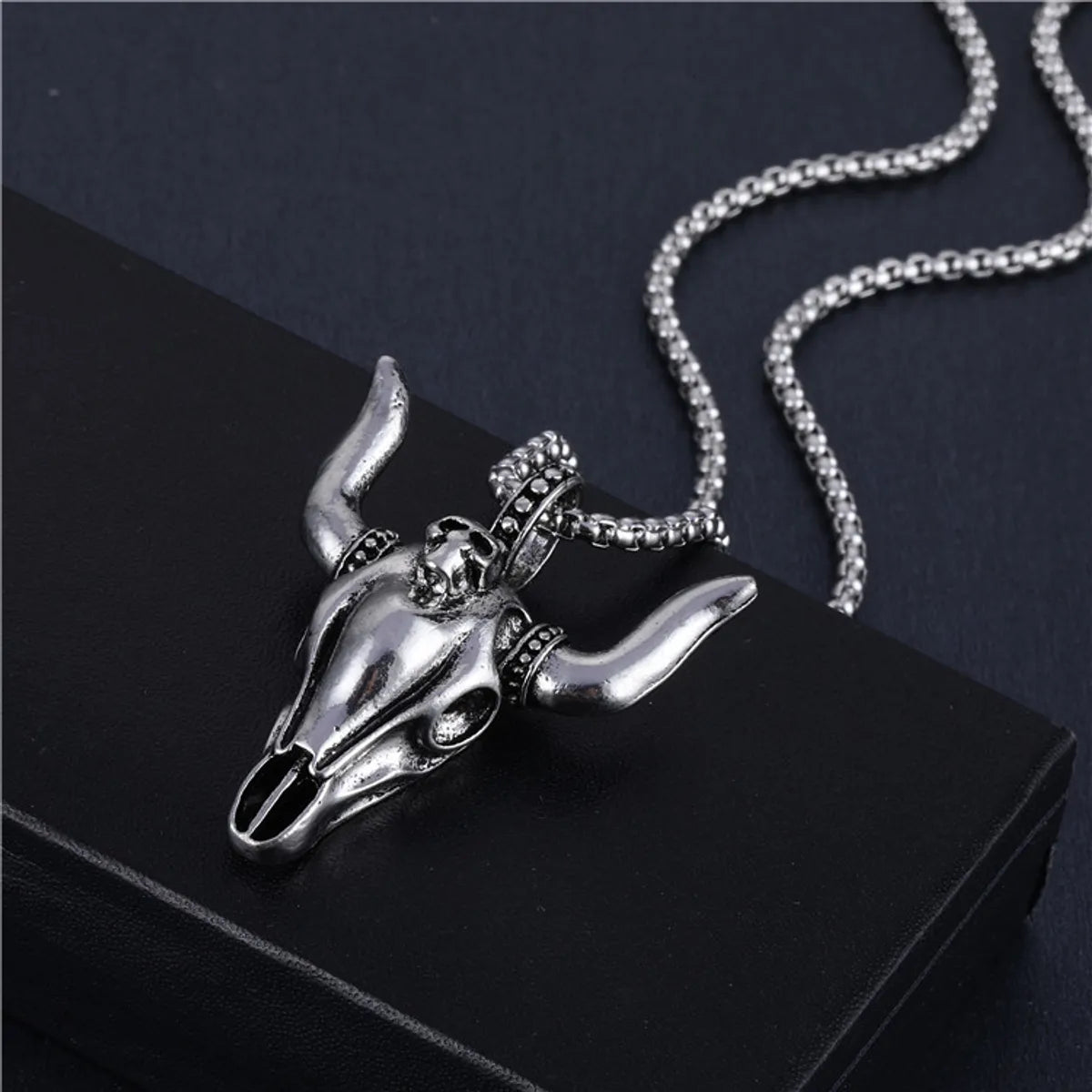 Women’s bridal necklaces-Fashion Pentagram Lion Alloy Titanium Steel Stoving Varnish Pendant Necklace 1 Piece