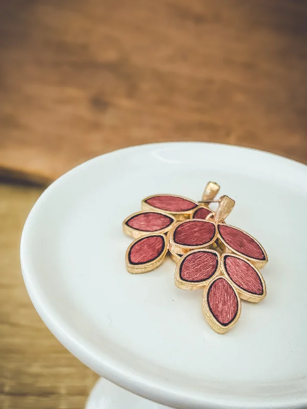 Women’s minimalist earrings-Beautiful Vintage Floral Earrings