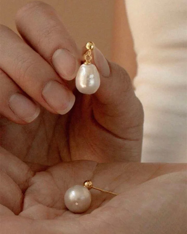 Women’s gold dangle earrings-Beautiful Pearl Drop Earrings