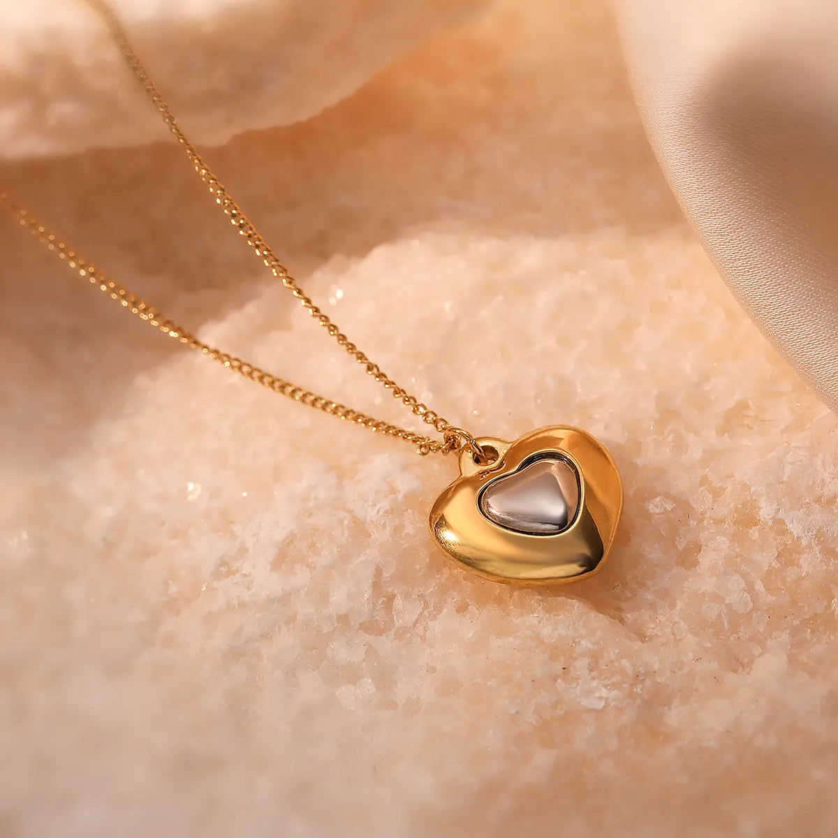 Women’s leaf-shaped necklaces-Simple Style Commute Heart Shape Titanium Steel Plating Inlay Zircon 18k Gold Plated Necklace