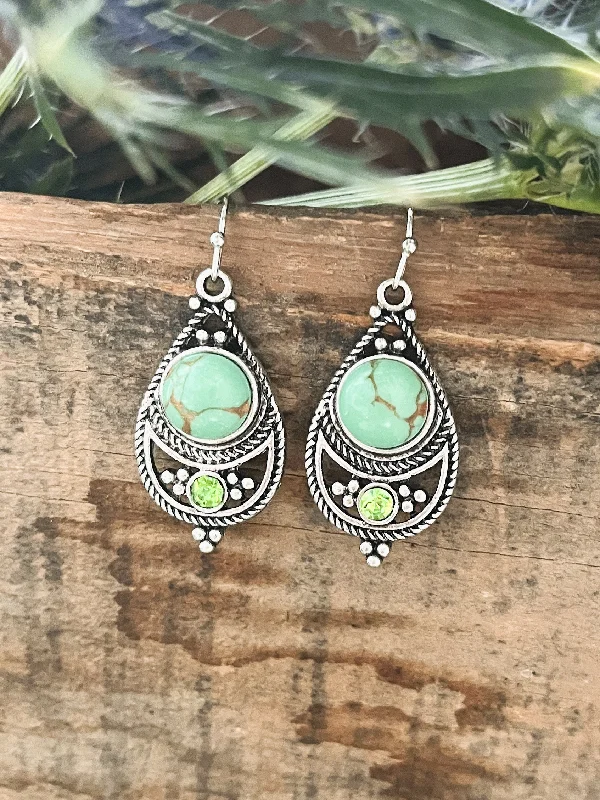 Women’s personalized birthstone earrings-Beautiful Green and Silver Drop Earrings