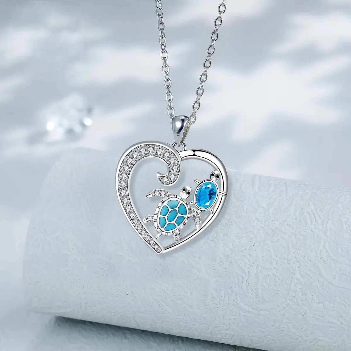 Women’s statement gem necklaces-Copper Inlay Heart Shape Zircon Pendant Necklace