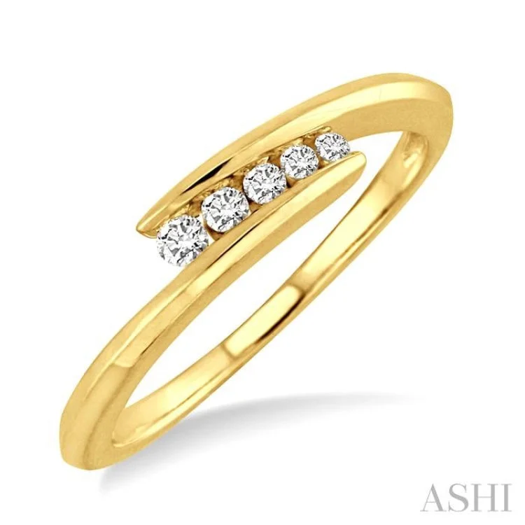 Women’s cushion halo engagement rings-1/10 Ctw Round Cut Diamond Journey Ring in 10K Yellow Gold