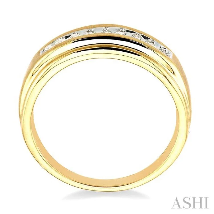 Women’s engagement rings with heart-shaped diamonds-1/6 Ctw Round Diamond Men's Ring in 10K Yellow Gold