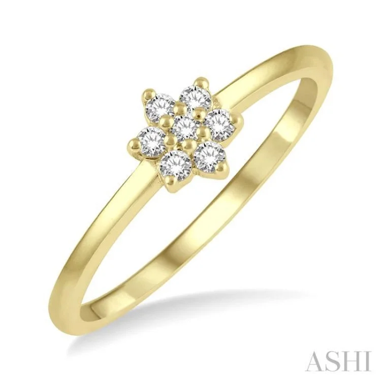 Women’s non-traditional engagement rings-1/8 Ctw Floral Round Cut Diamond Petite Fashion Ring in 10K Yellow Gold