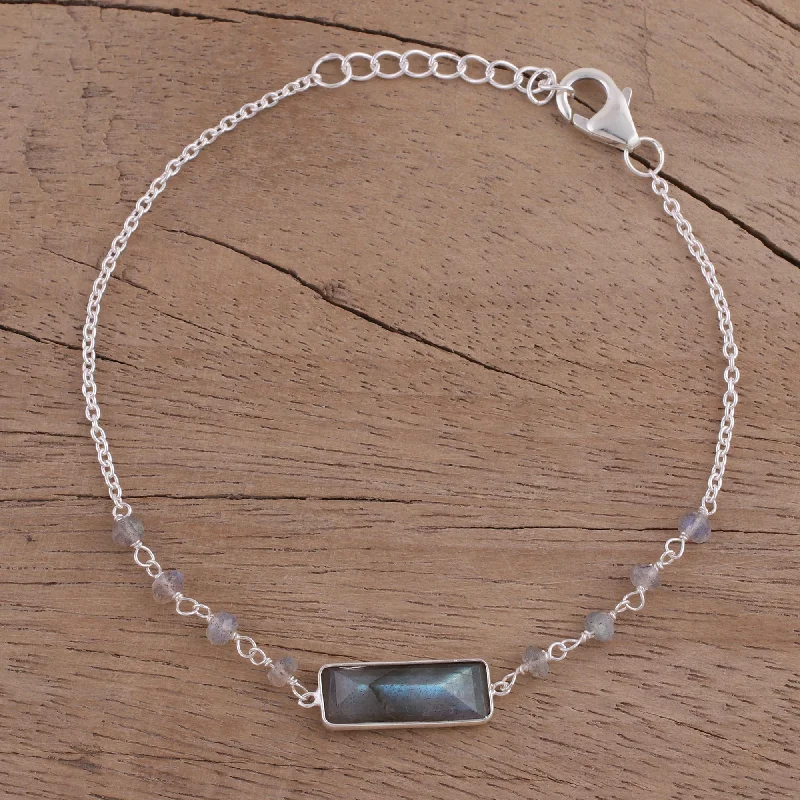 Women’s vintage bangles-Magical Prism Labradorite Silver Pendant Bracelet