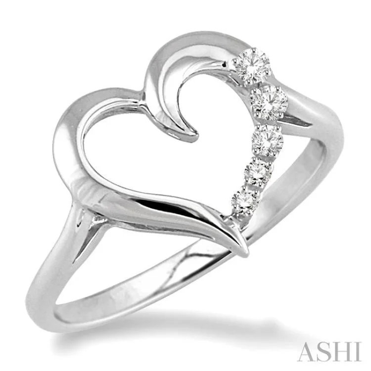 Women’s art deco engagement rings-1/50 Ctw Single Cut Diamond Heart Shape Diamond Journey Ring in Sterling Silver