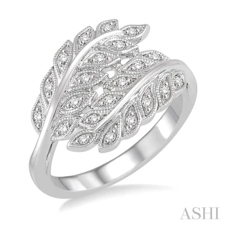 Women’s timeless engagement rings-1/10 Ctw Round Cut Diamond Leaf Ring in Sterling Silver