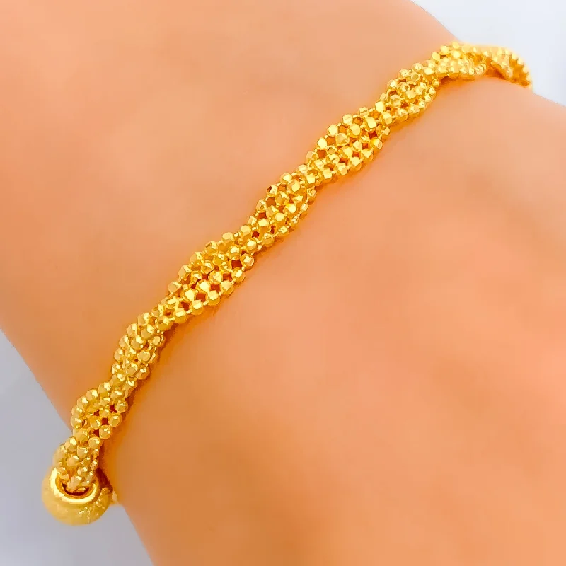 Women’s heart-shaped bracelets-Trendy Chic 22K Gold Bracelet