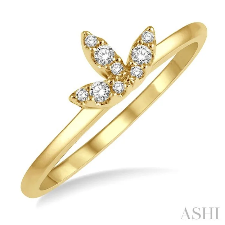 Women’s unique diamond engagement rings-1/10 Ctw Tri Leaf Round Cut Diamond Petite Fashion Ring in 10K Yellow Gold