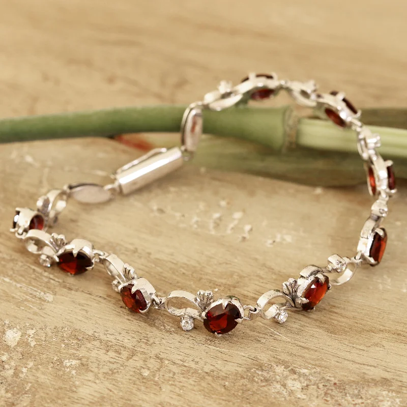 Women’s engraved charm bracelets-Endless Garden Garnet and Sterling Silver Garden Motif Link Bracelet