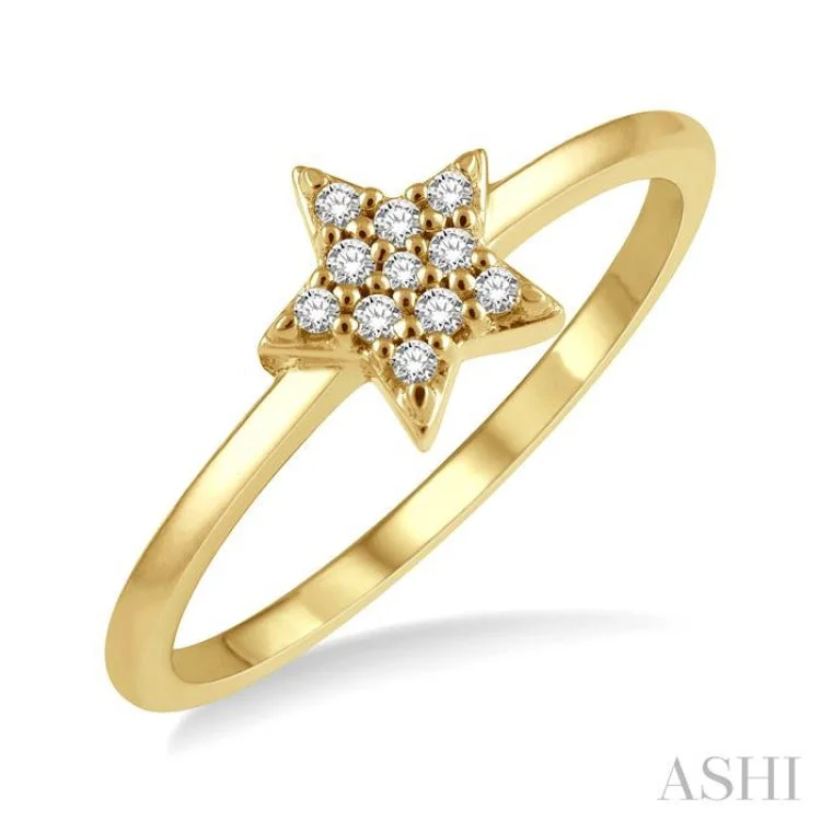 Women’s round engagement rings-1/10 Ctw Star Round Cut Diamond Petite Fashion Ring in 10K Yellow Gold