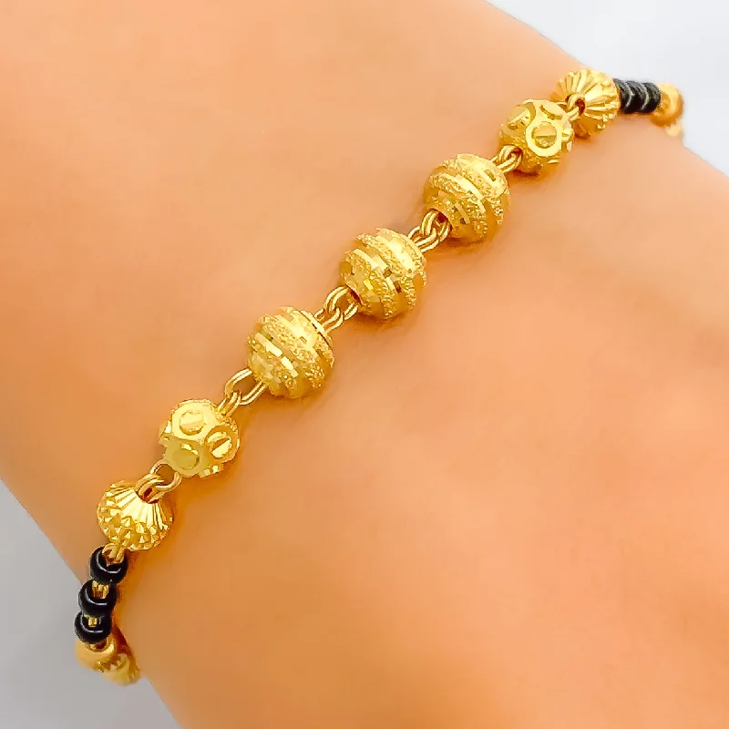 Women’s pearl bracelets-Exclusive Striped 22k Gold Black Bead Bracelet