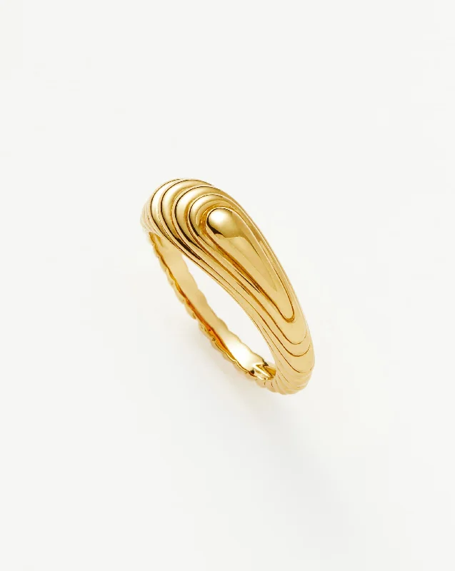 Women’s fashion rings-Wavy Ridge Stacking Ring