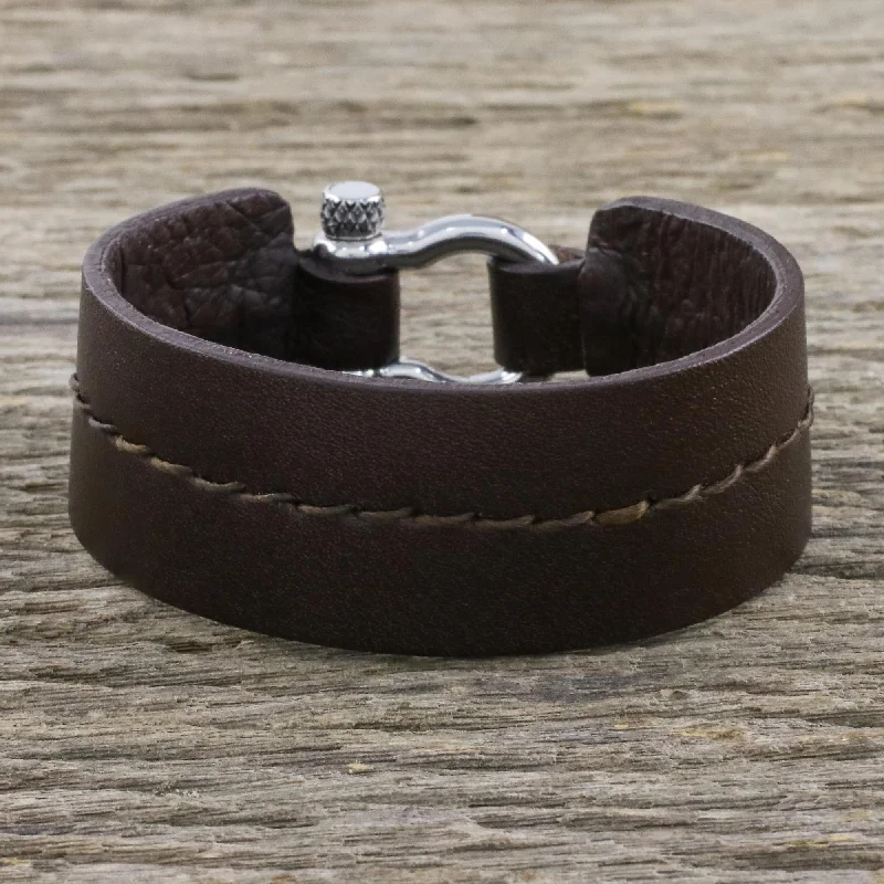 Women’s minimalist bracelets-Rugged Femme Rugged Women's Brown Leather Bracelet with Shackle Clasp