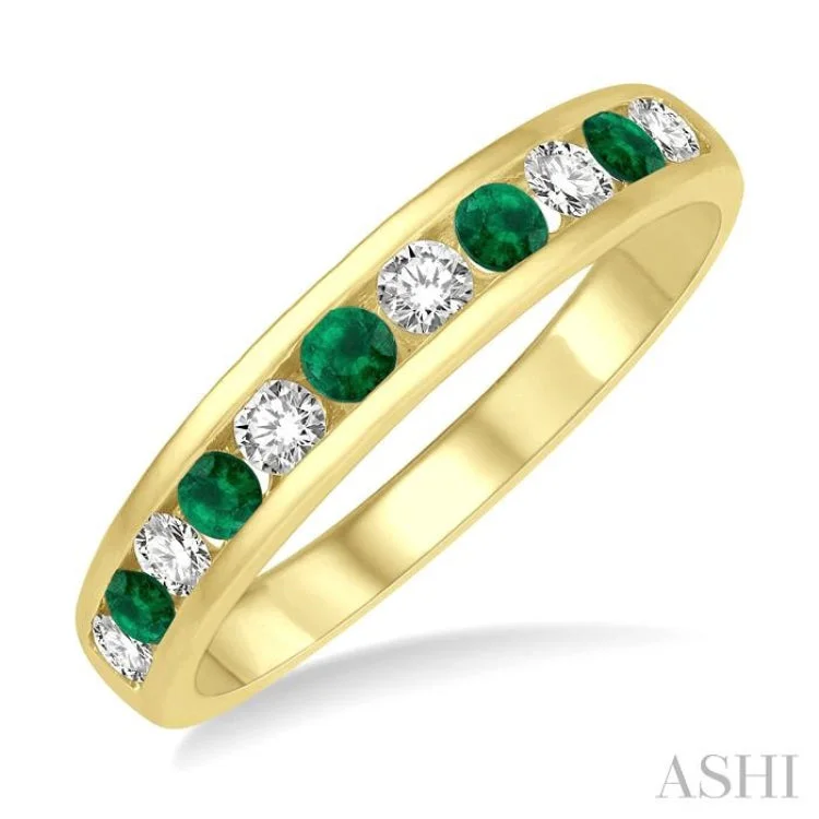 Women’s classic diamond engagement rings-1/4 ctw Round Cut Diamond and 2.3MM Emerald Precious Wedding Band in 14K Yellow Gold